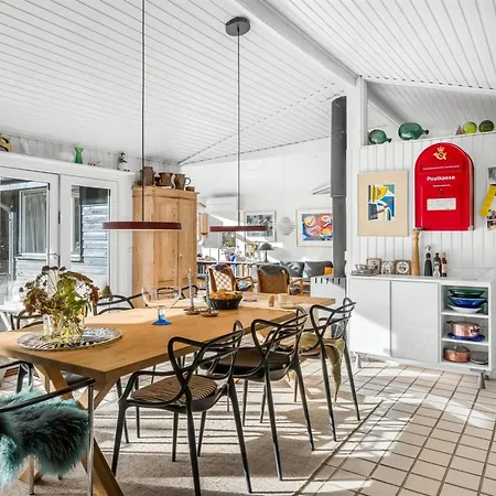 Prázdninový dům Linnea - 1km From The Sea By Interhome